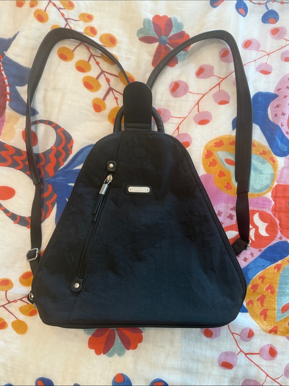 Baggallini Black Triangular Everyday Backpack Bag